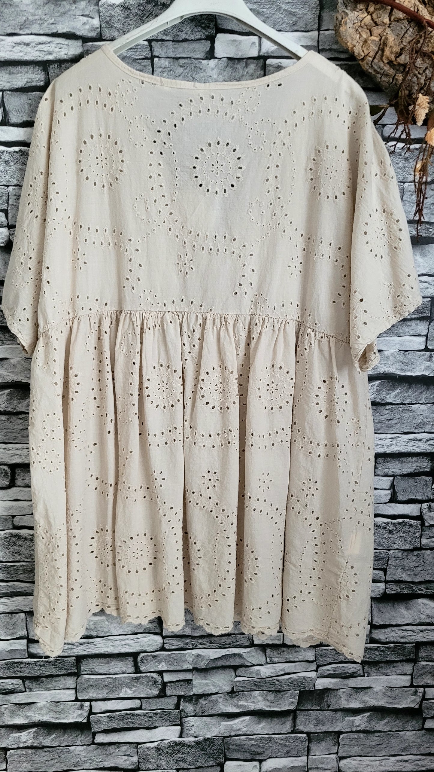 🌿 Tunique bohème en broderie anglaise