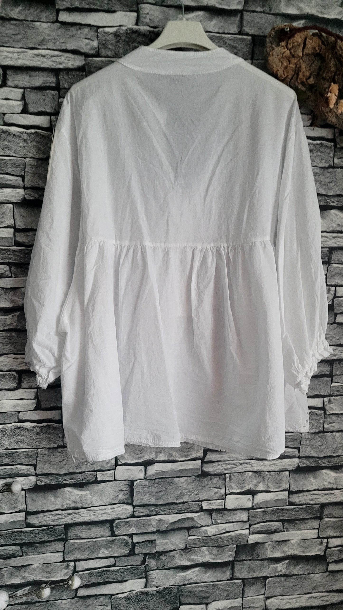🎀 Blouse Bohème en Broderie Anglaise – Blanc Pur