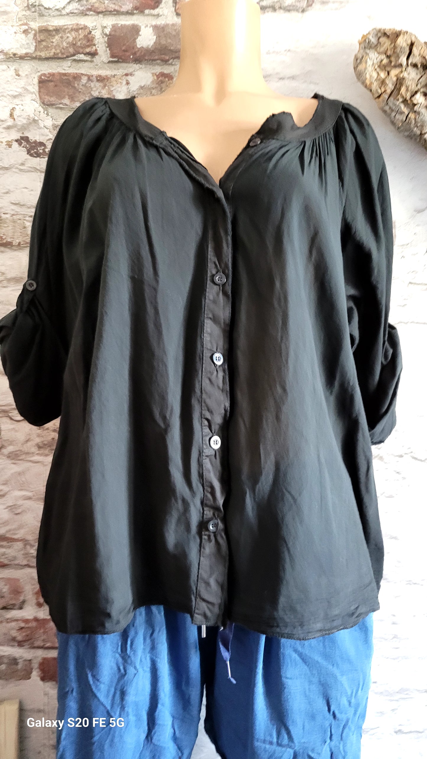 🌸 Black cotton blouse