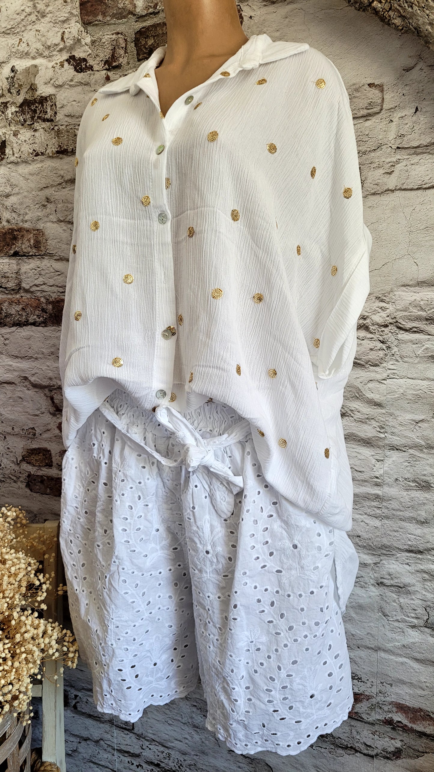 short broderie anglaise