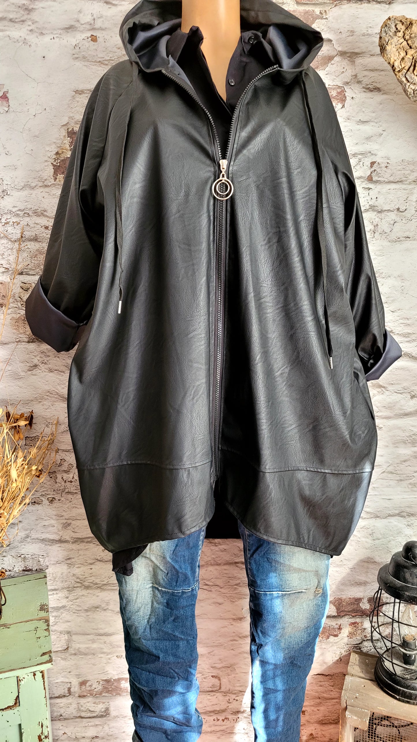 🖤 Veste à capuche simili cuir