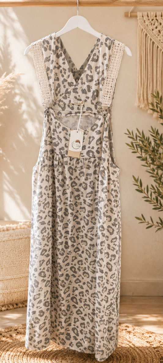 Robe Salopette Longue – Imprimé Léopard & Détails Crochet