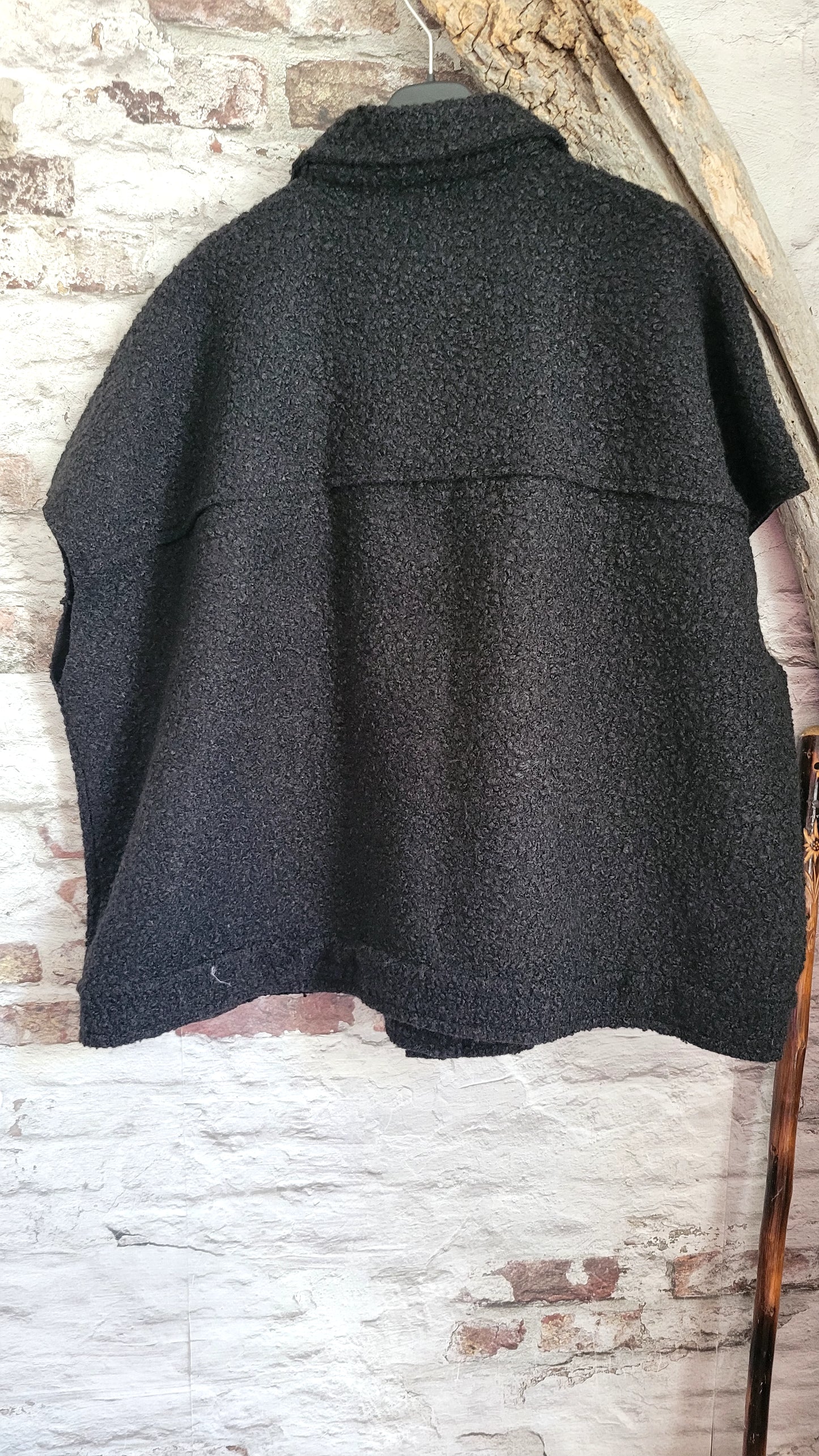 VESTE COURTE EN BOUCLETTE