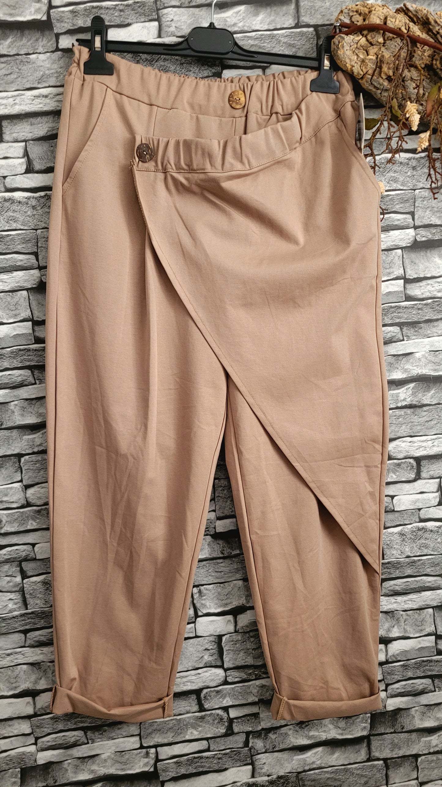 🪷Pantalon à Rabat Asymétrique – Nouvelle Collection