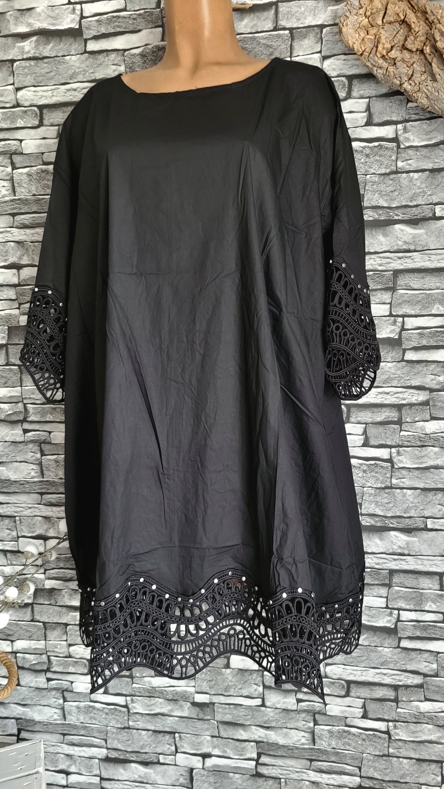 Tunique Oversize Noire – Chic & Dentelle