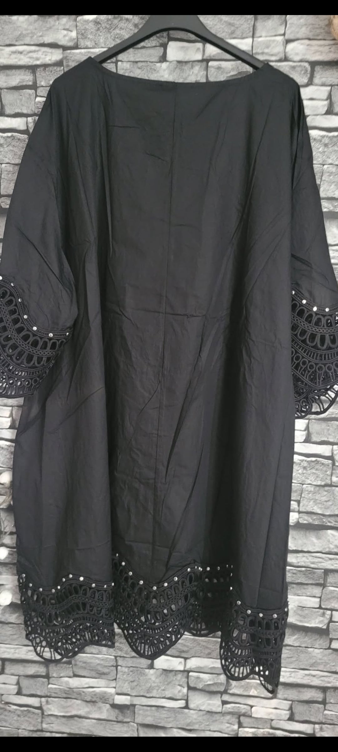 Tunique Oversize Noire – Chic & Dentelle