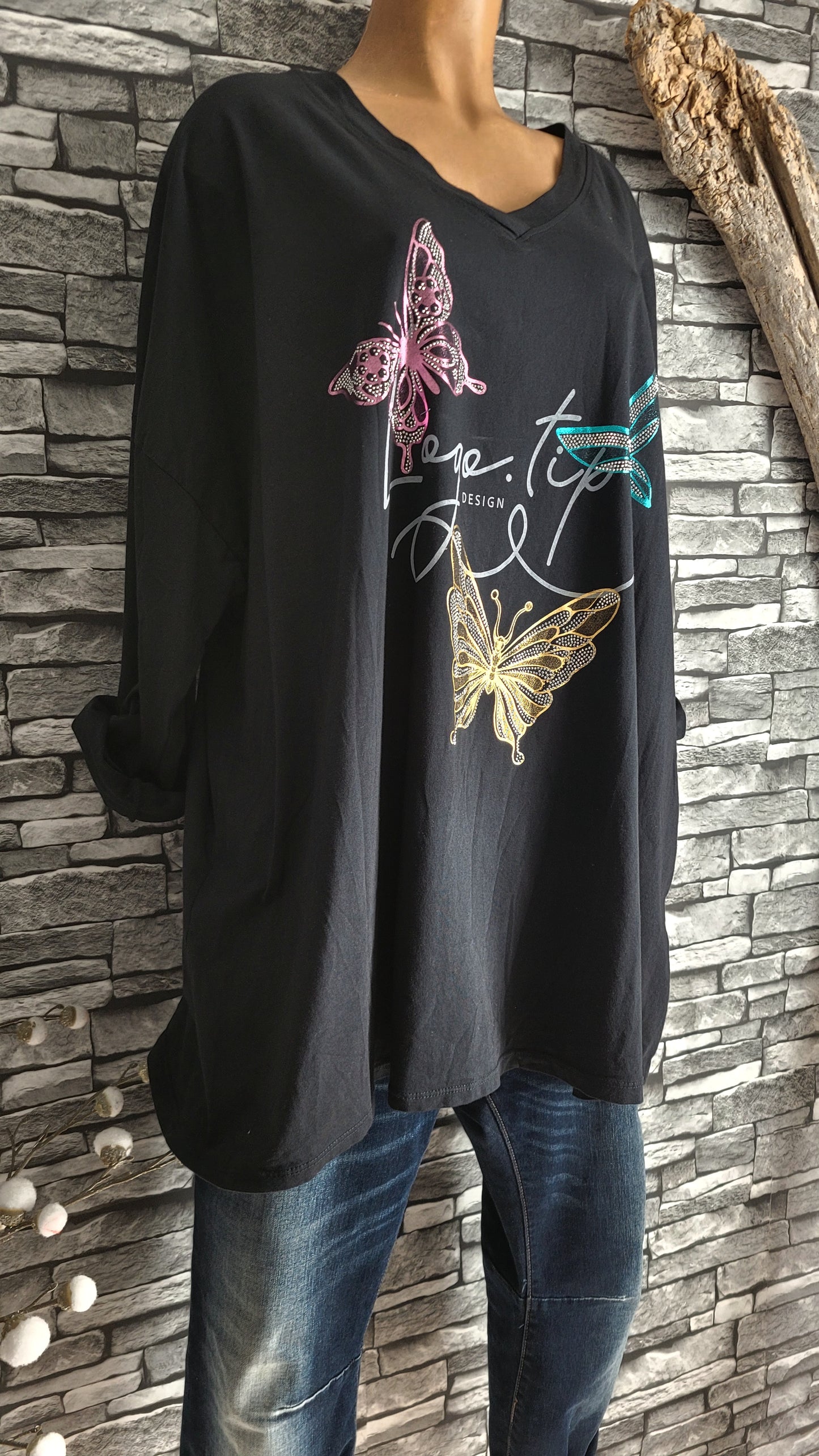 🌺 T-shirt Oversize "Papillons Graphiques" – Noir Décontracté