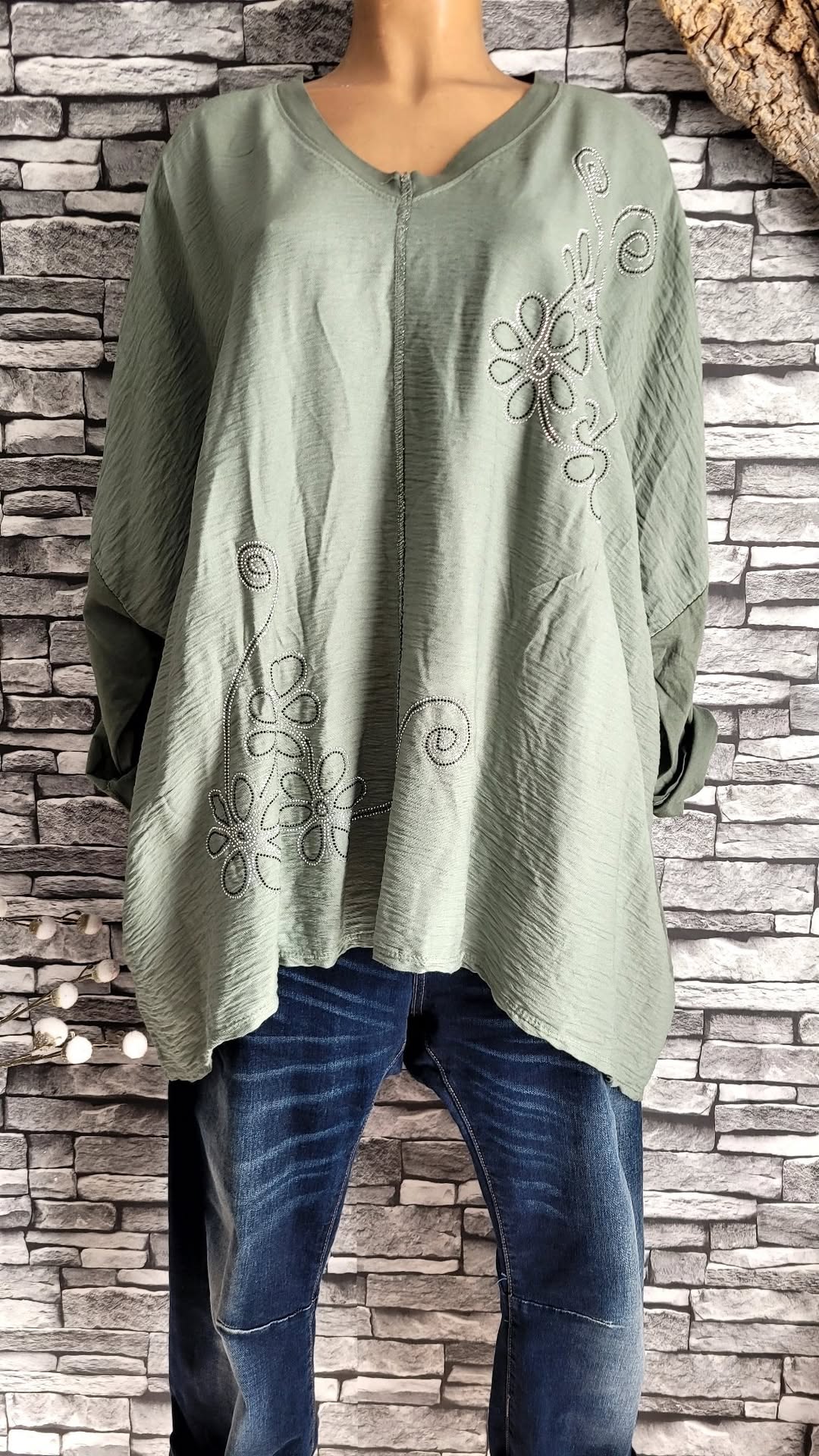 🌸 Tunique Oversize "Fleurie & Texturée" – Vert Sauge