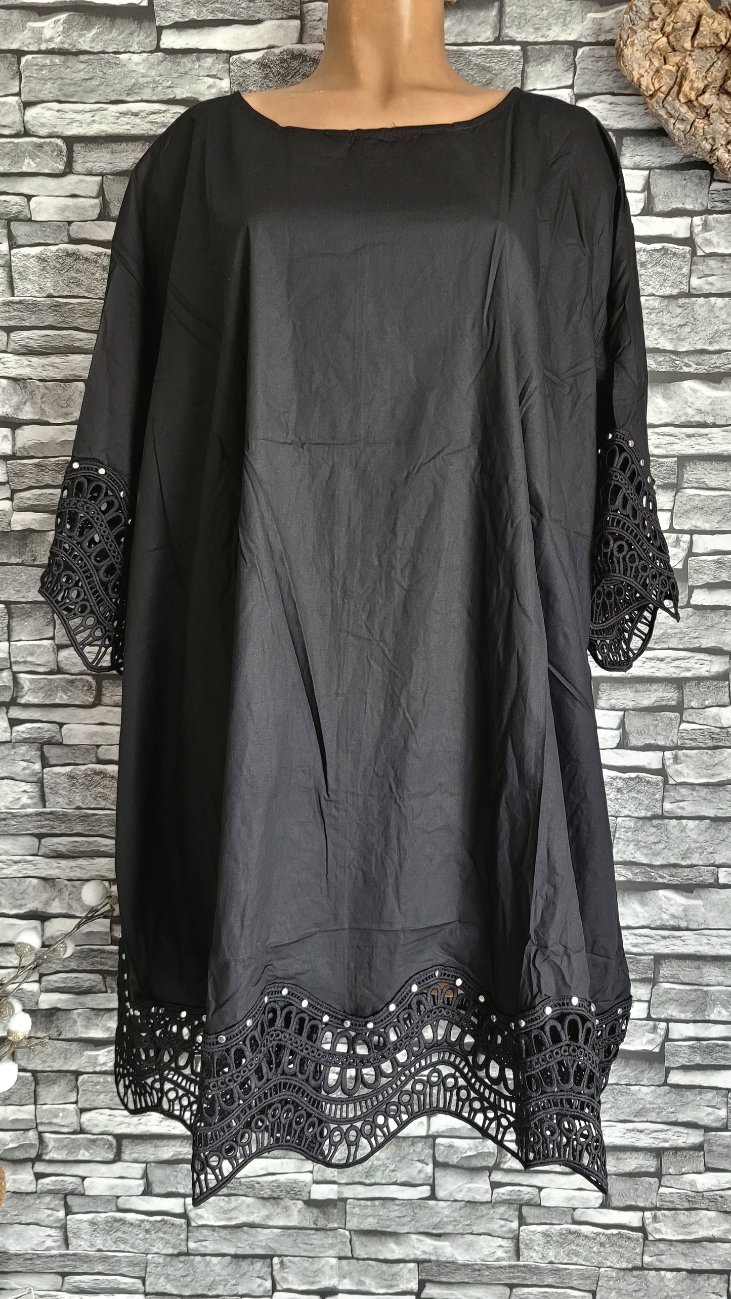Tunique Oversize Noire – Chic & Dentelle