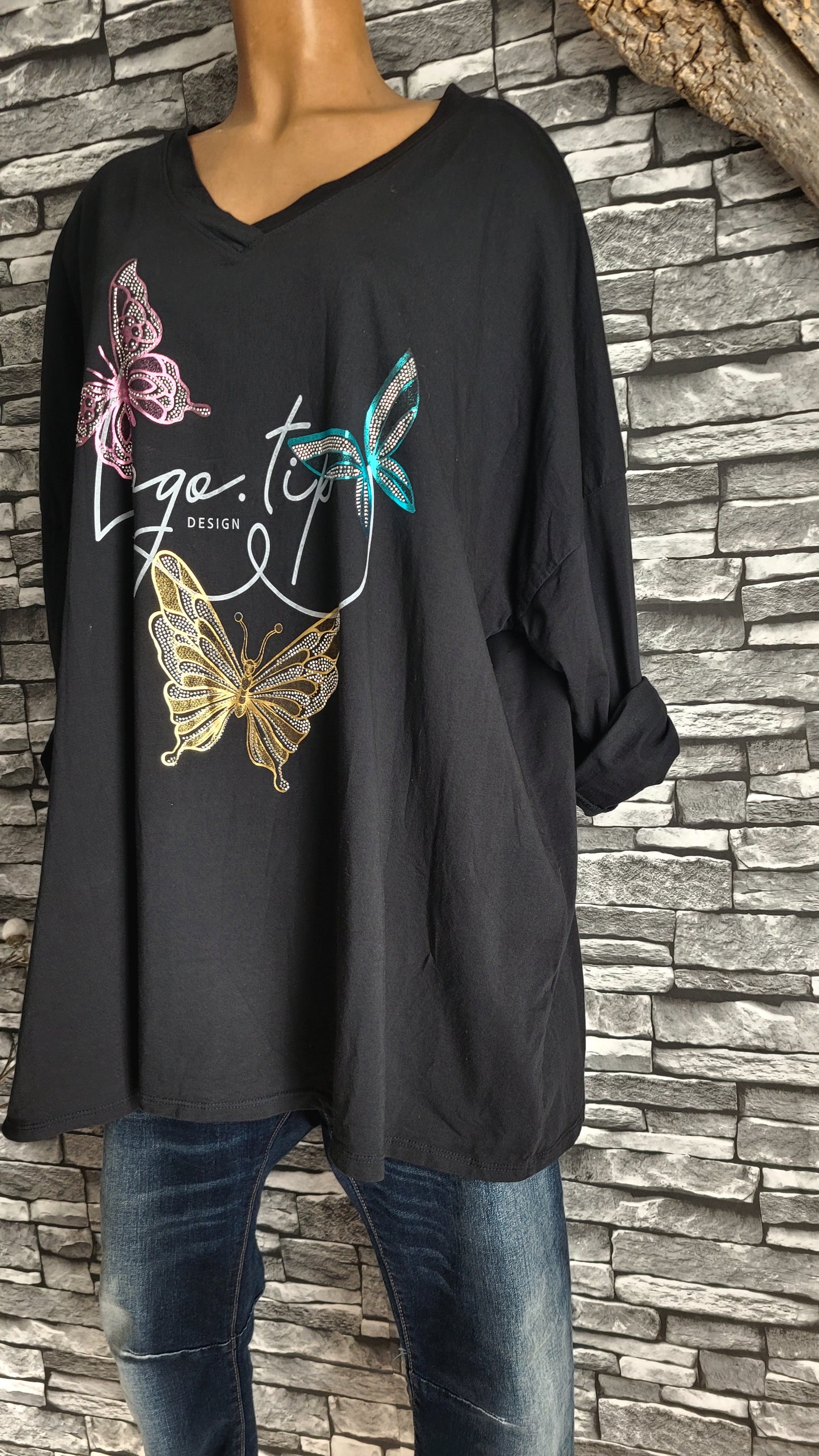 🌺 T-shirt Oversize "Papillons Graphiques" – Noir Décontracté