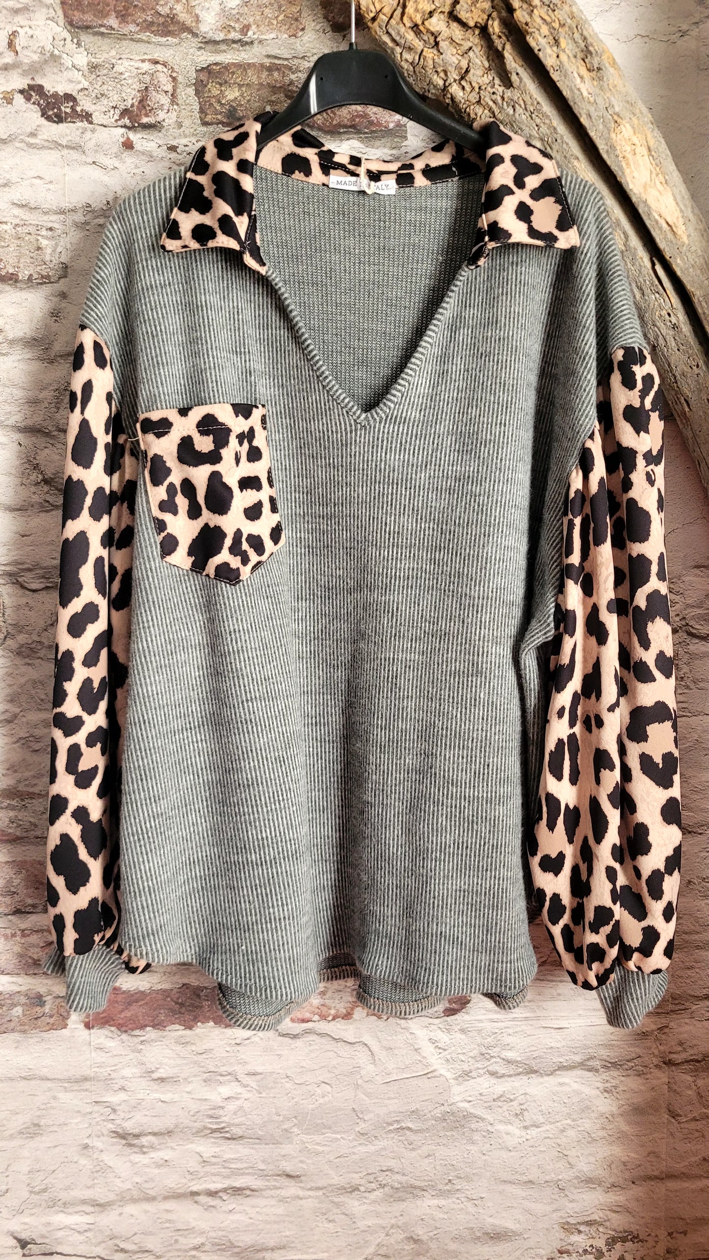 🖤 Pull col V à détails léopard