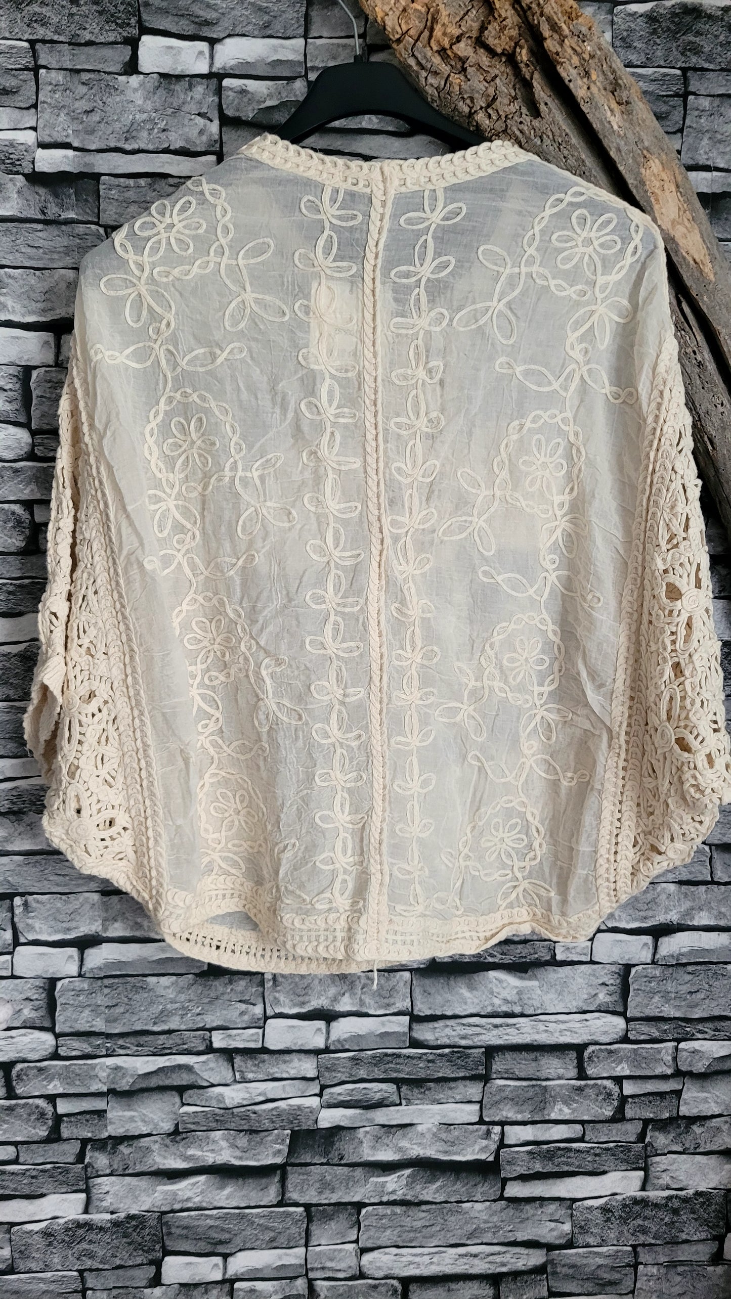 🌸 Haut Bohème en Crochet et Broderie Anglaise