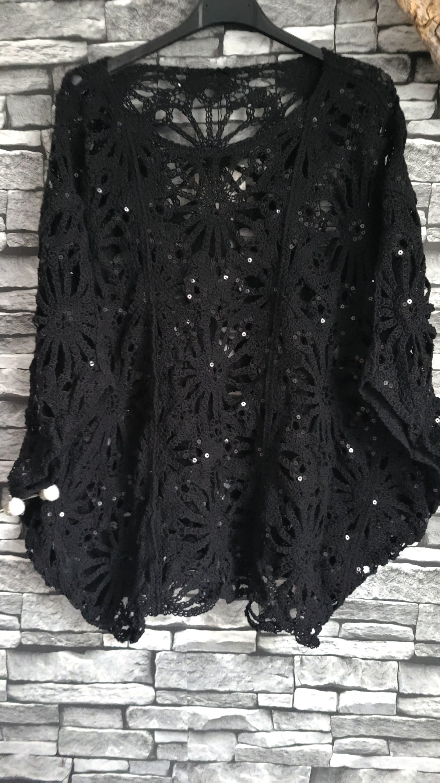 💋 Poncho Crochet & Sequins – Noir