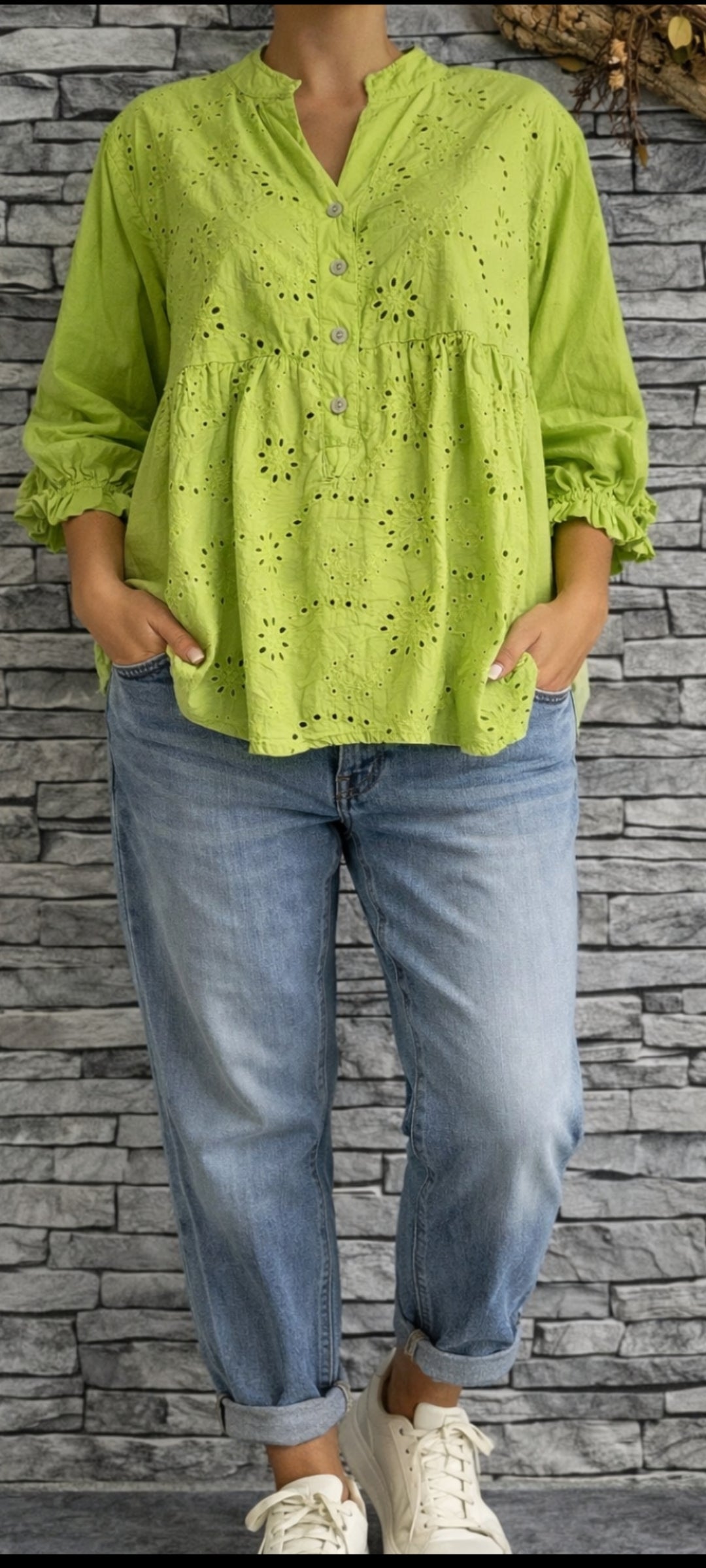 🎀Blouse Bohème en Broderie Anglaise – Vert anis
