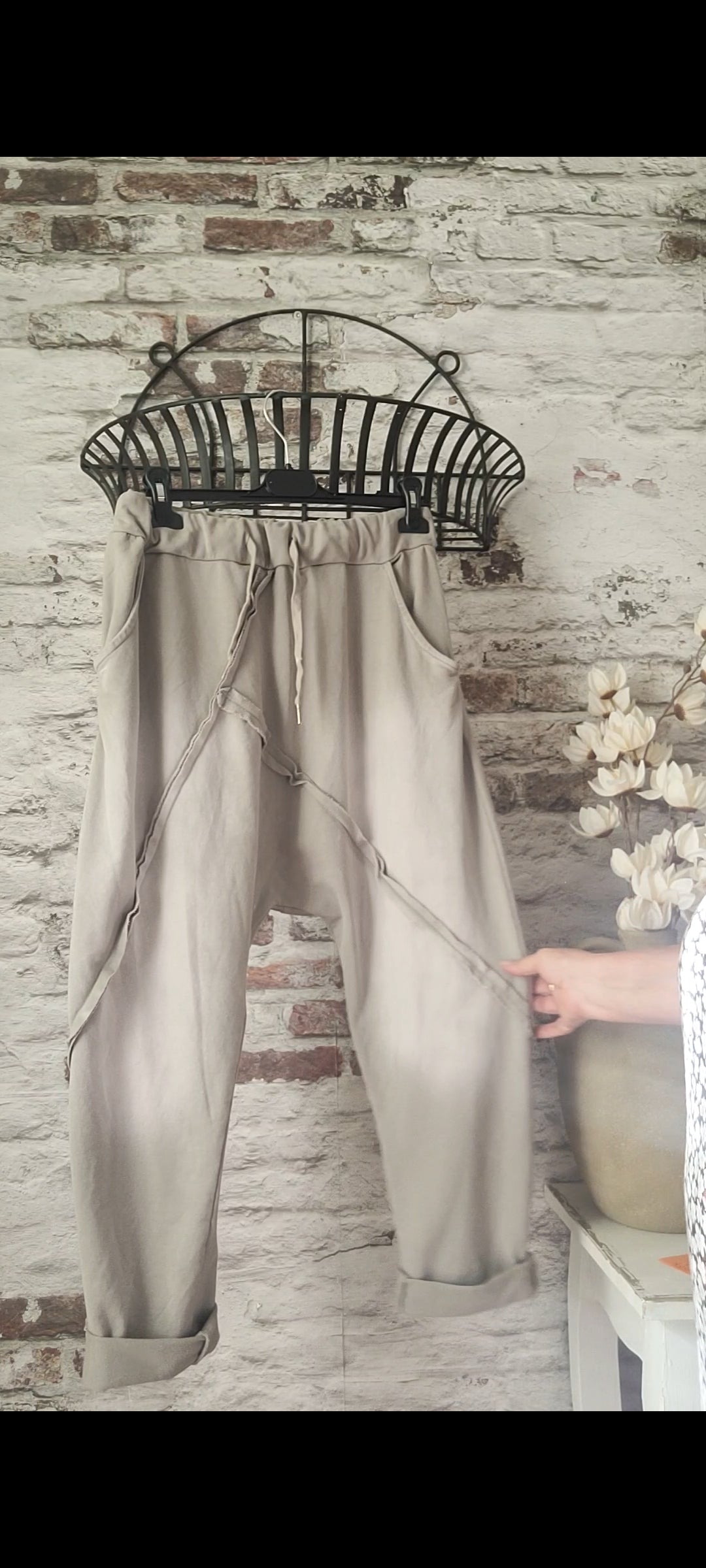 Sarouel Taupe avec Coutures Apparentes