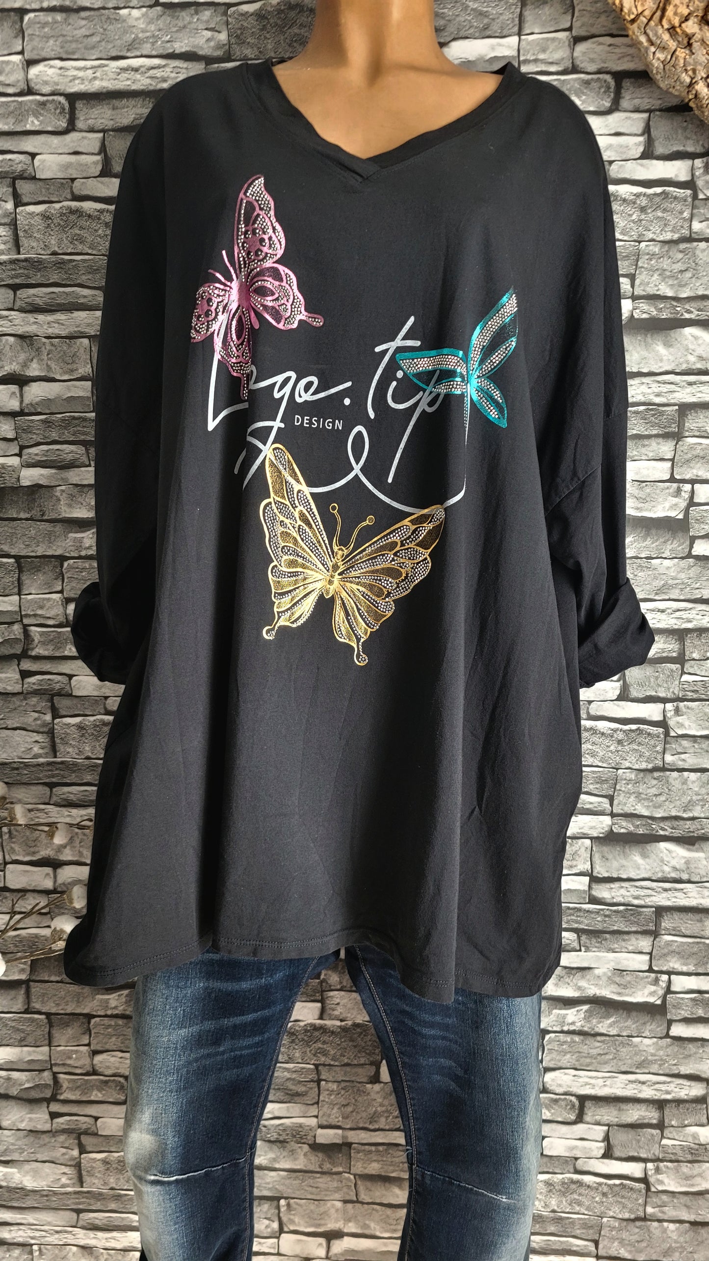 🌺 T-shirt Oversize "Papillons Graphiques" – Noir Décontracté