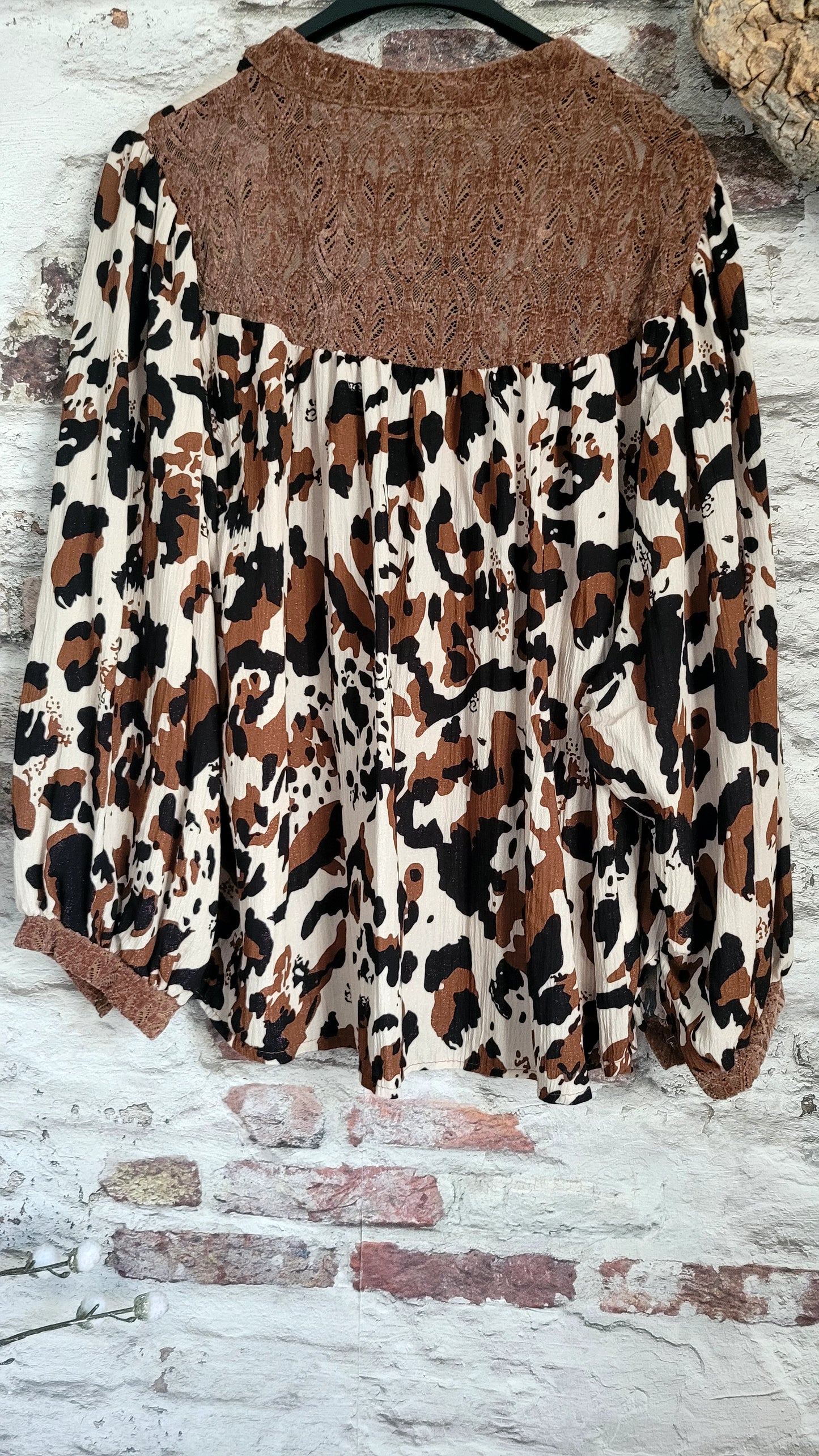 🖤 Blouse Imprimé Vache Dentelle Col V