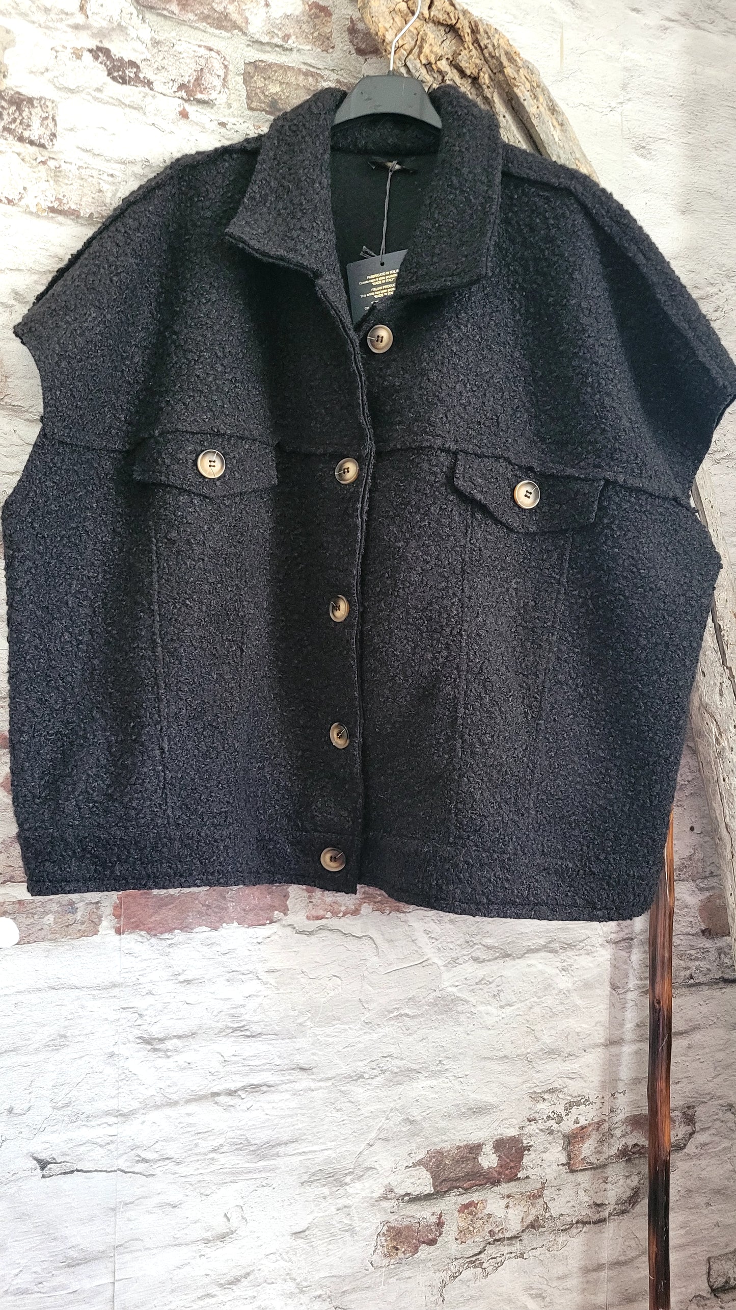 VESTE COURTE EN BOUCLETTE