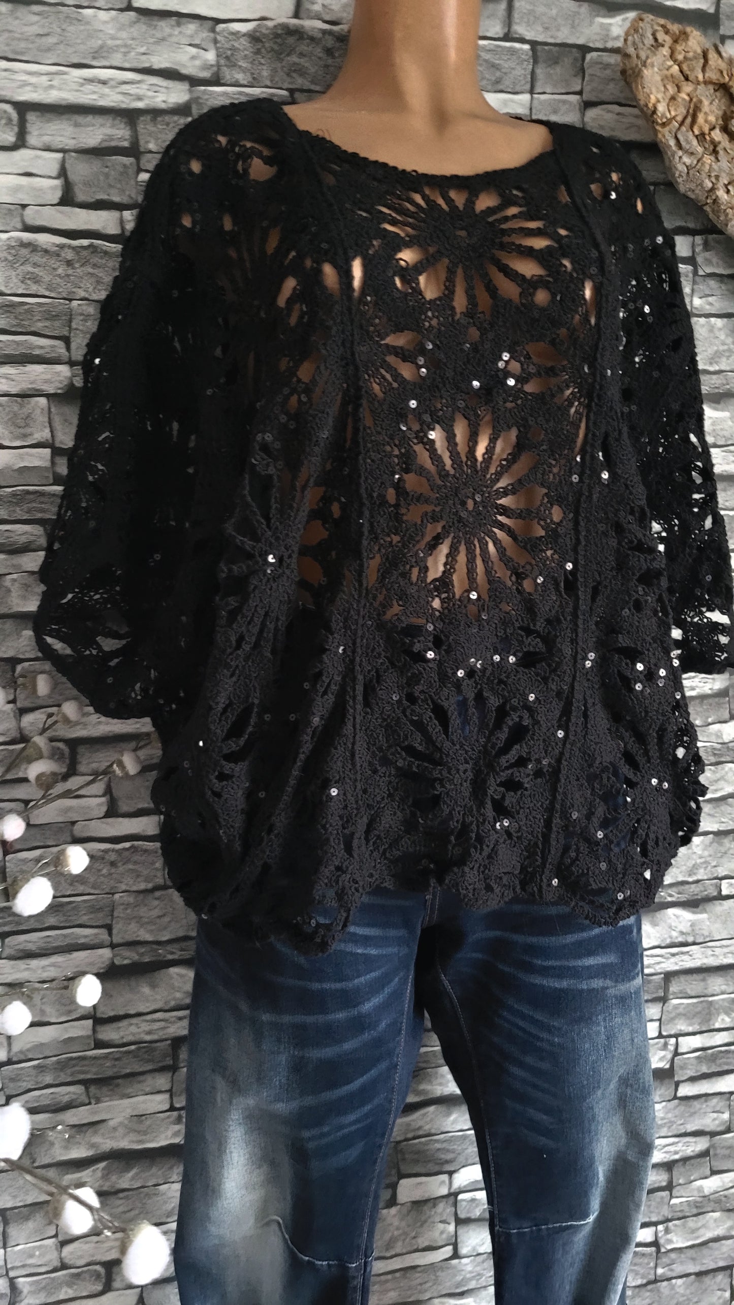 💋 Poncho Crochet & Sequins – Noir