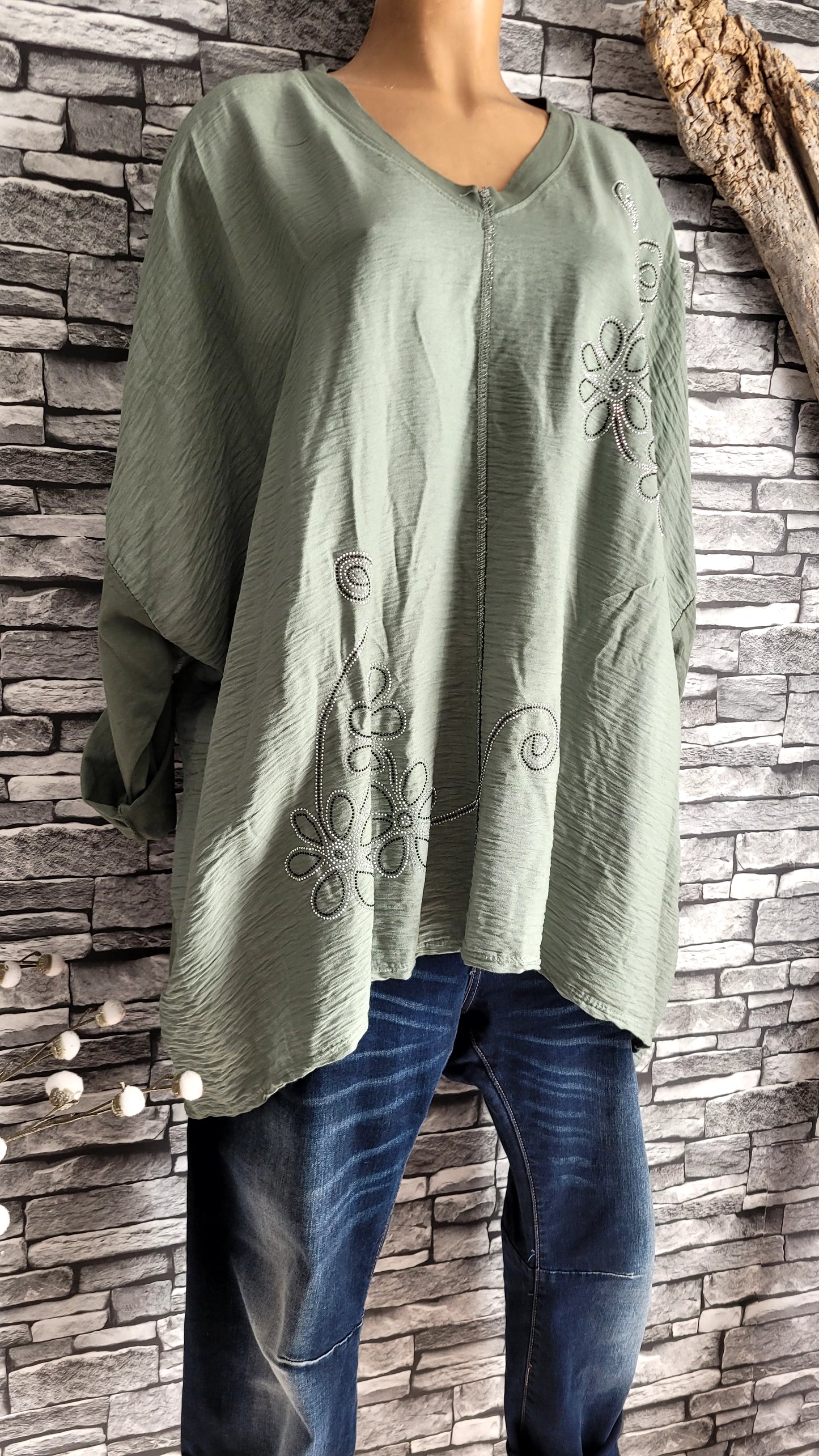 🌸 Tunique Oversize "Fleurie & Texturée" – Vert Sauge