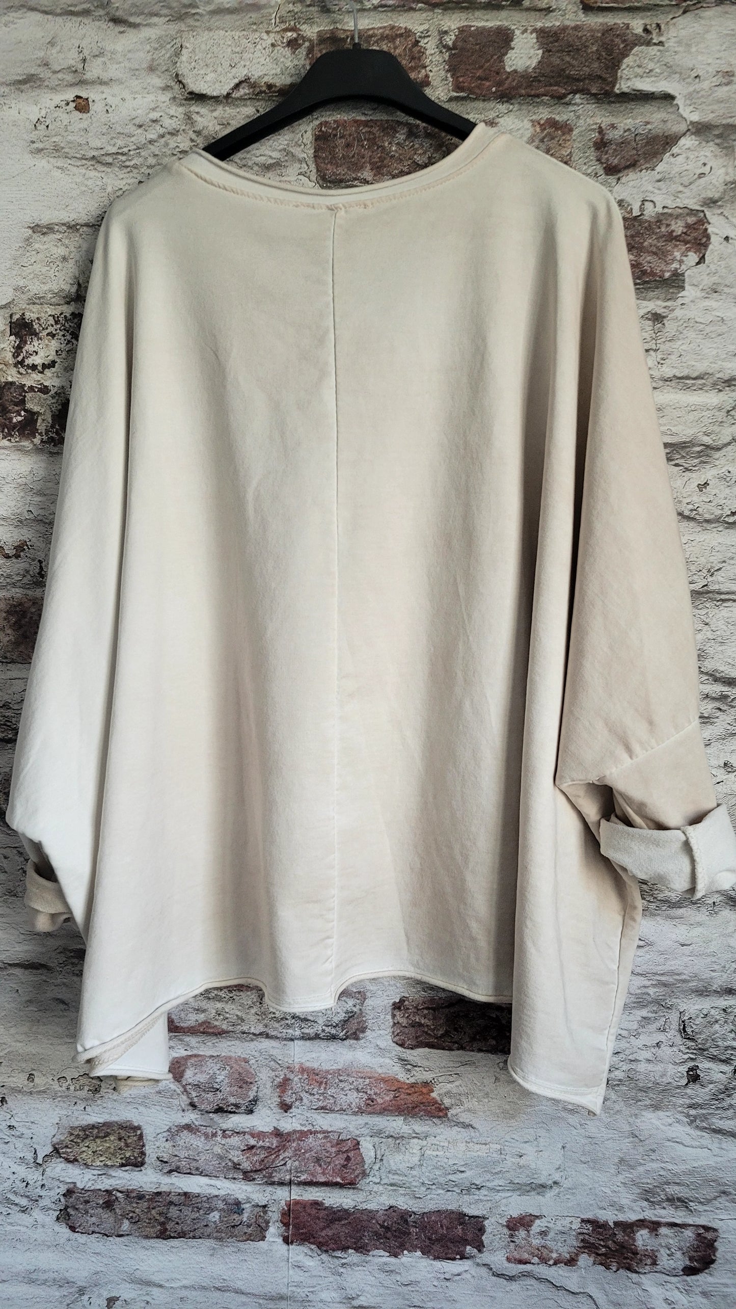 joli sweat au look décontracté