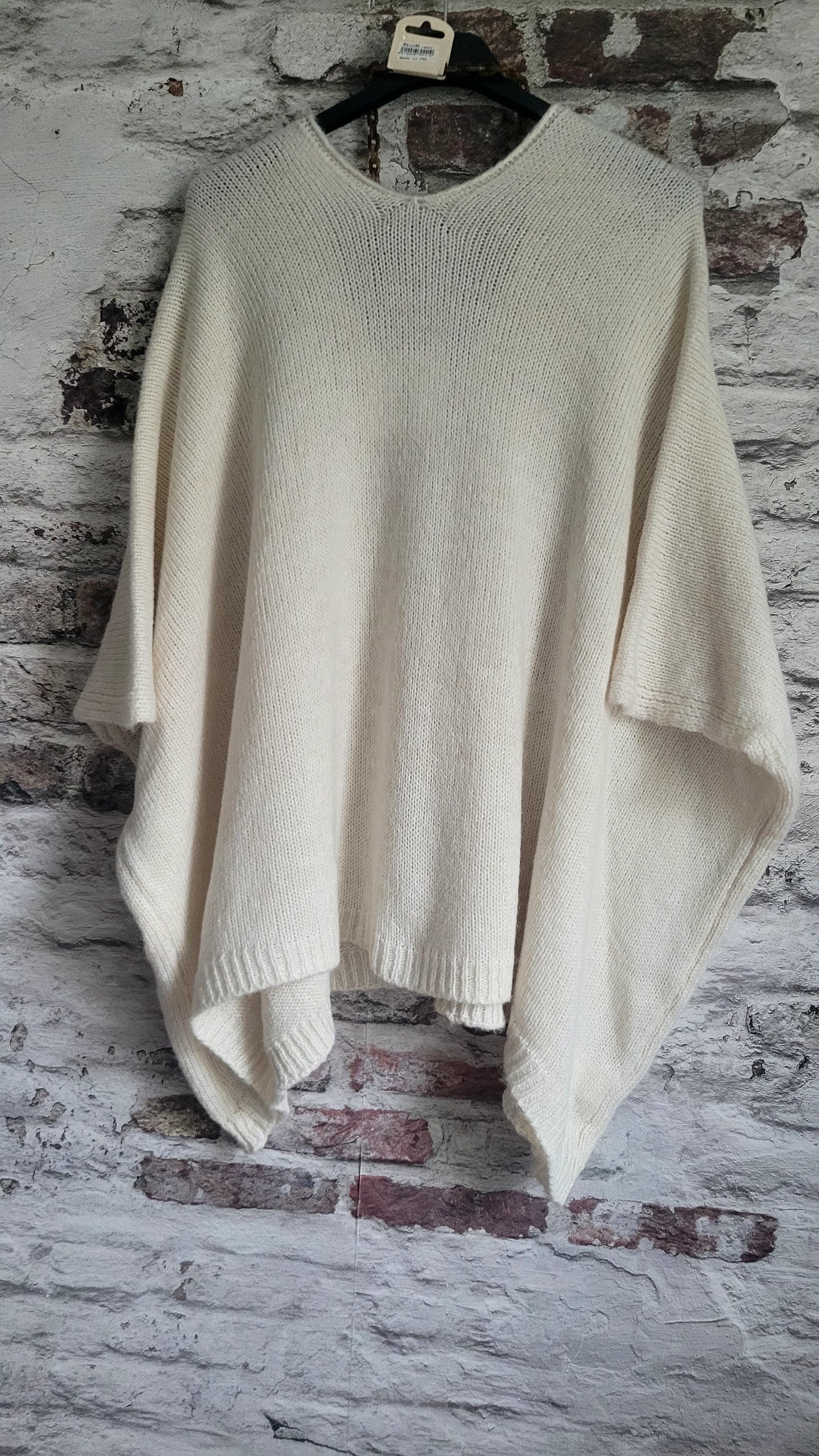 Magnifique pull poncho en maille douce