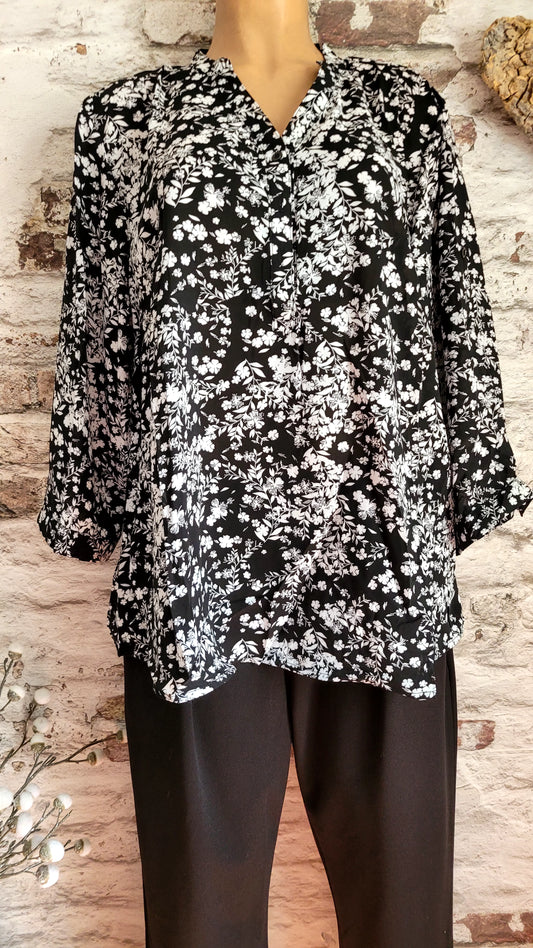 Tunique motif floral