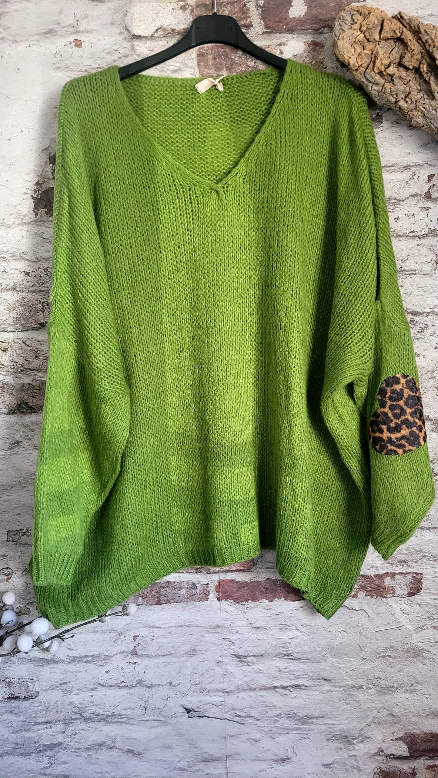 ❤️ Pull Oversize vert pomme "LOVED" (Cœurs Léopard)