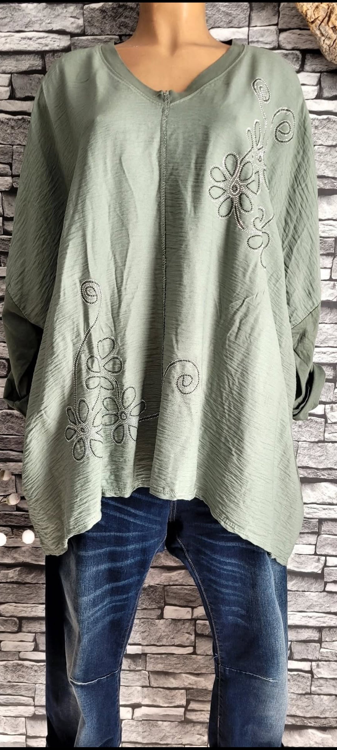 🌸 Tunique Oversize "Fleurie & Texturée" – Vert Sauge